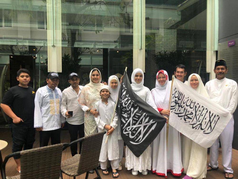 Keluarga Ayu Azhari (instagram.com/ayukhadijahazhari)