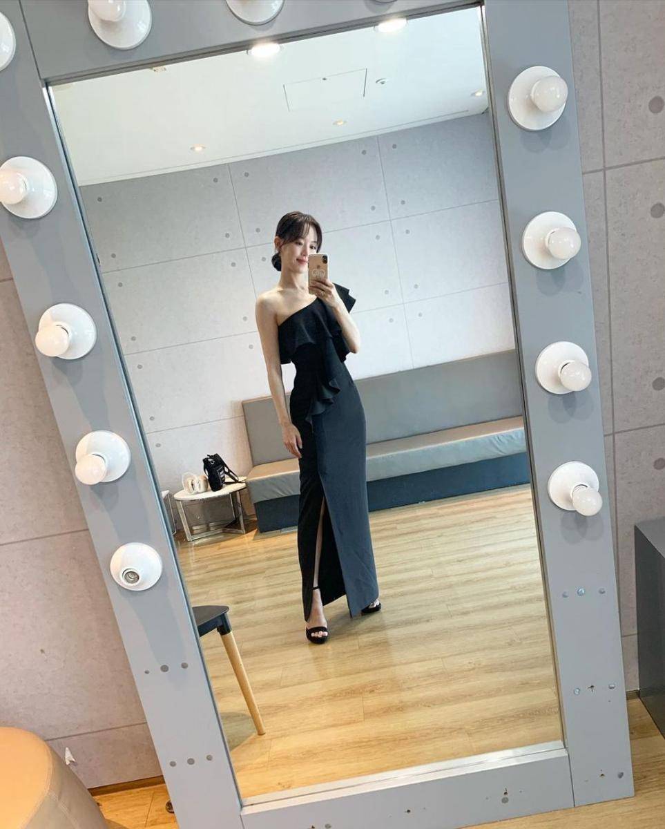Kang Han Na (instagram.com/k_hanna_)