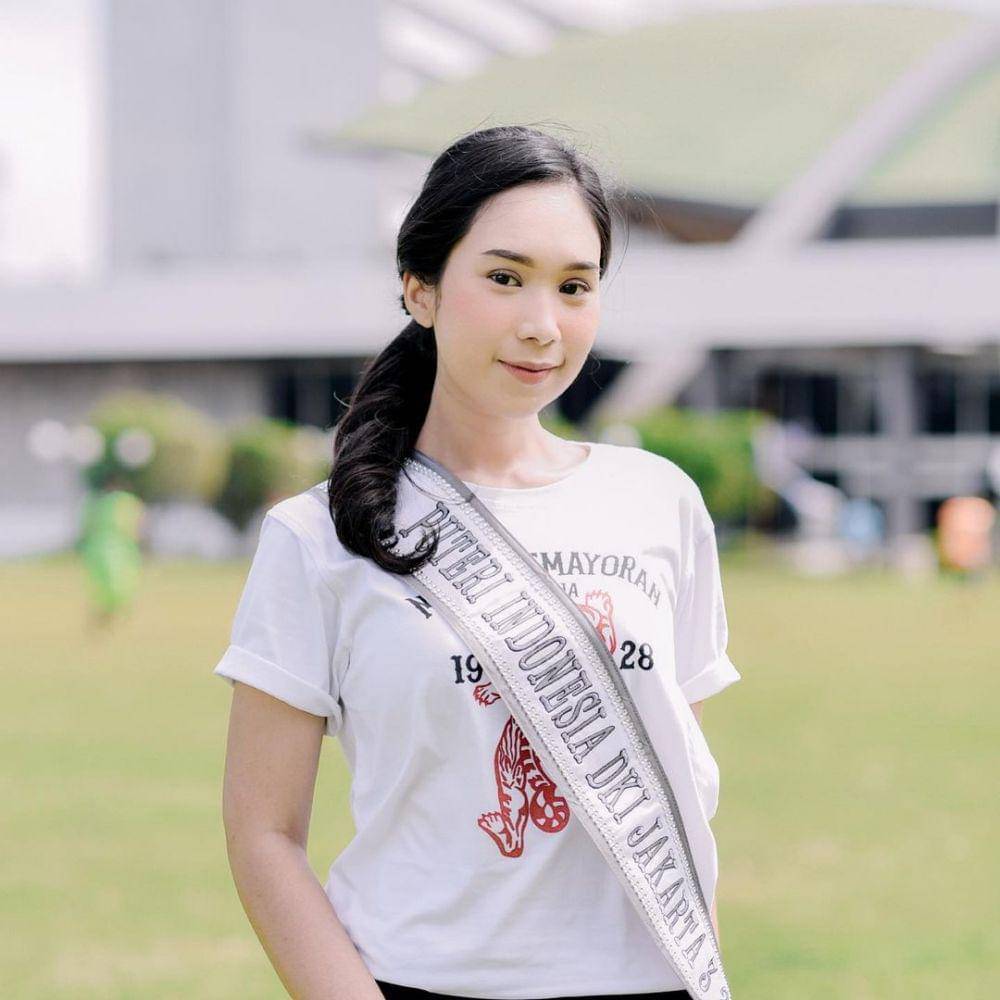 Nitya Paramita (Instagram.com/nity.a)