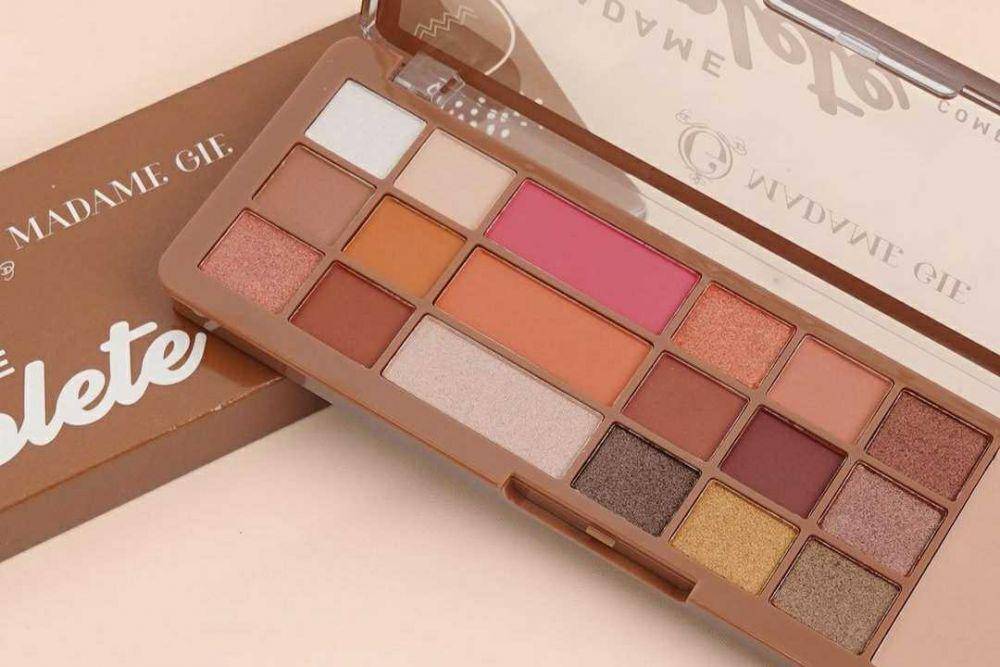 ilustrasi face palette (instagram.com/madame.gie)