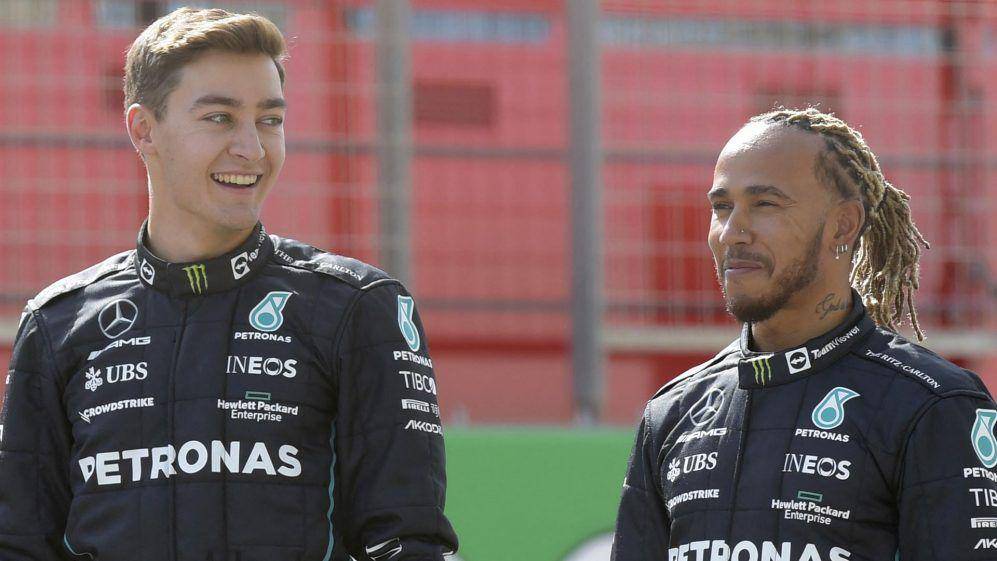 George Russell dan Lewis Hamilton (formula1.com)