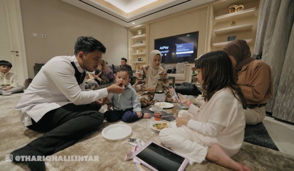 Gala yang menempel terus ke Thariq (youtube.com/thariqhalilintar)
