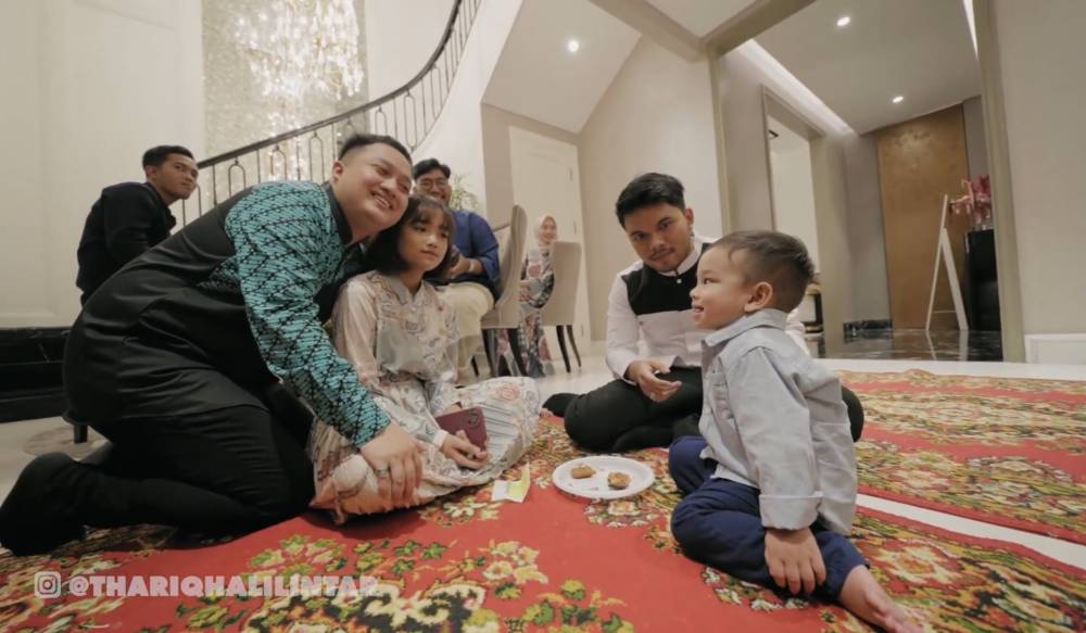 Gala yang menempel terus ke Thariq (youtube.com/thariqhalilintar)