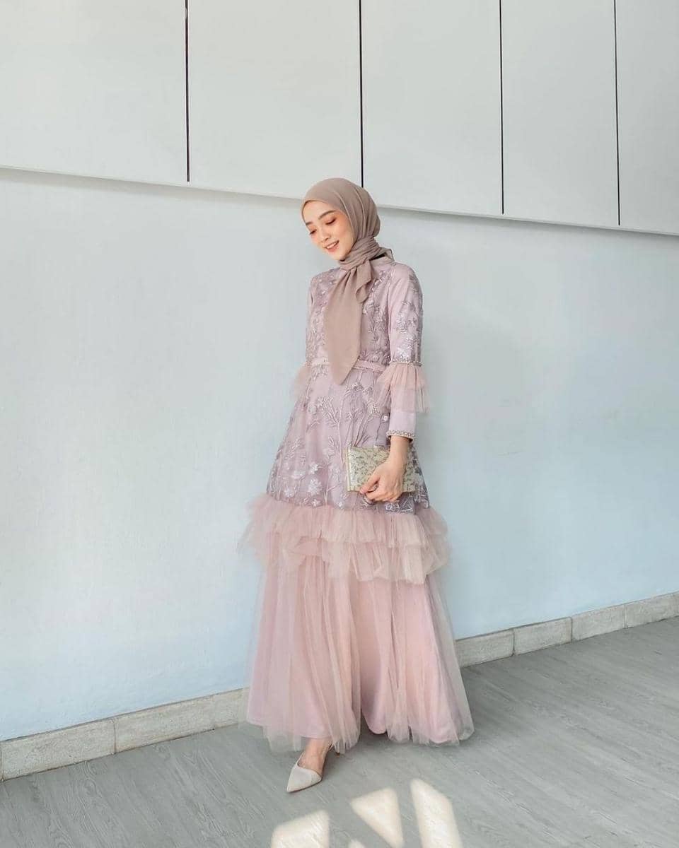 Gamis Pastel untuk Lebaran (instagram.com/liza.rosalita)
