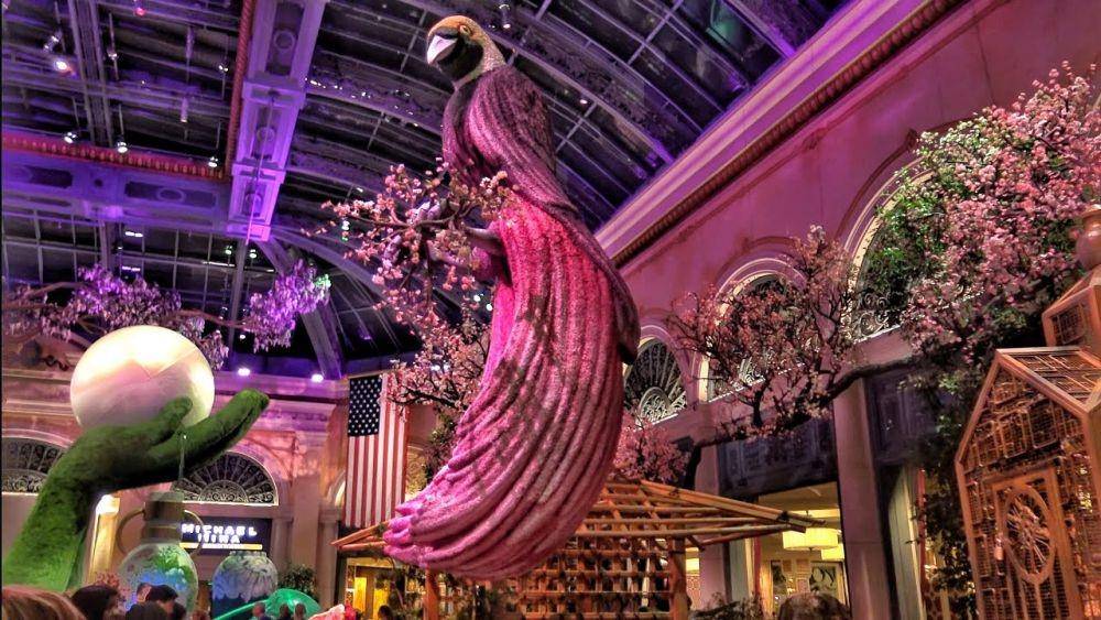 Bellagio Conservatory & Botanical Garden, New York (youtube.com/krzysztofduda)