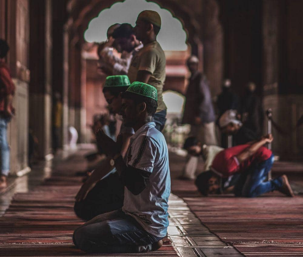 ilustrasi jemaah masjid (unsplash.com/Mohd Danish Hussain)