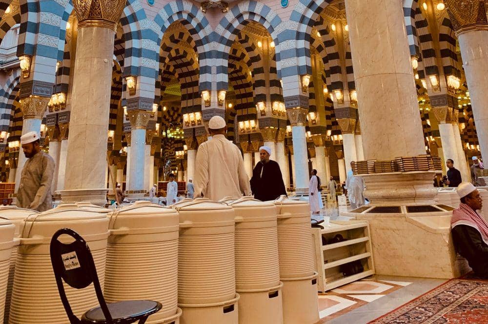 ilustrasi jemaah masjid (unsplash.com/Rezki Trianto)