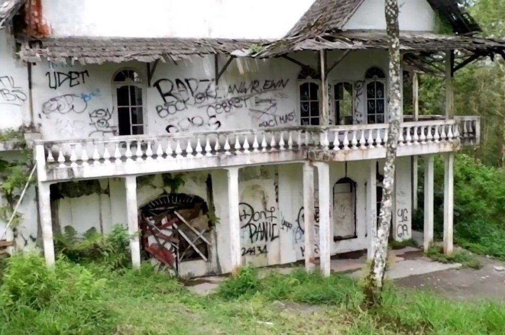 Rumah Putih Grezenberg (youtube.com/Athena Fortune)