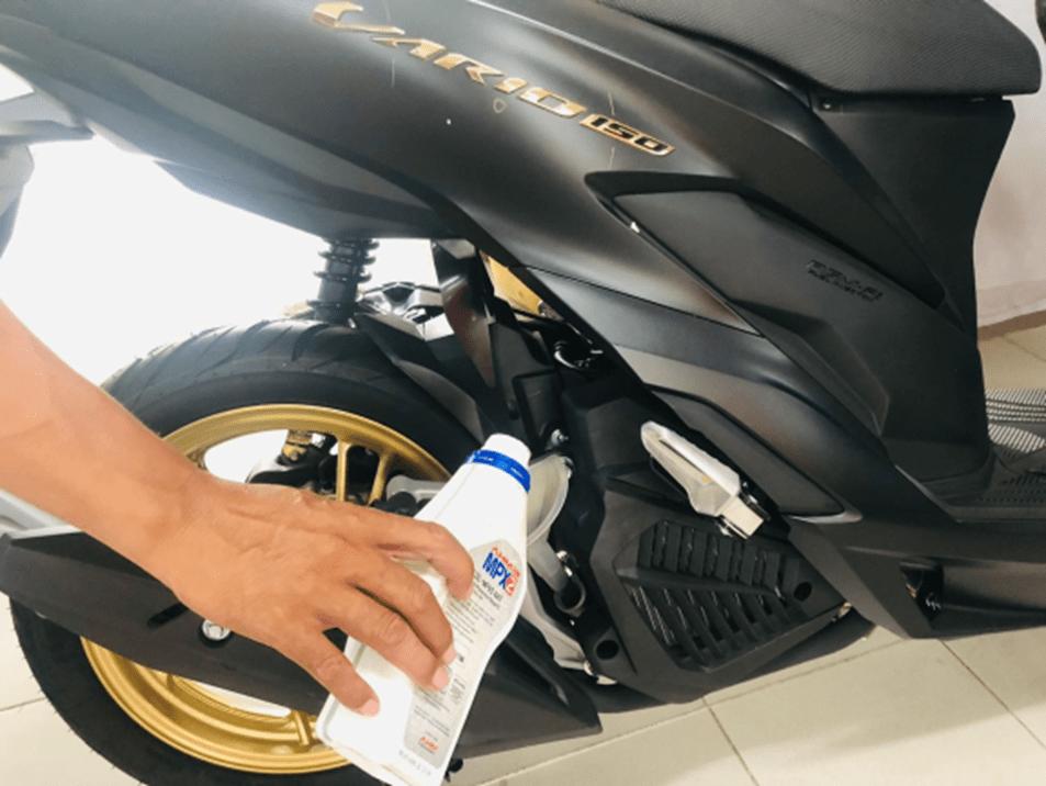 7 tanda oli motor harus segera diganti