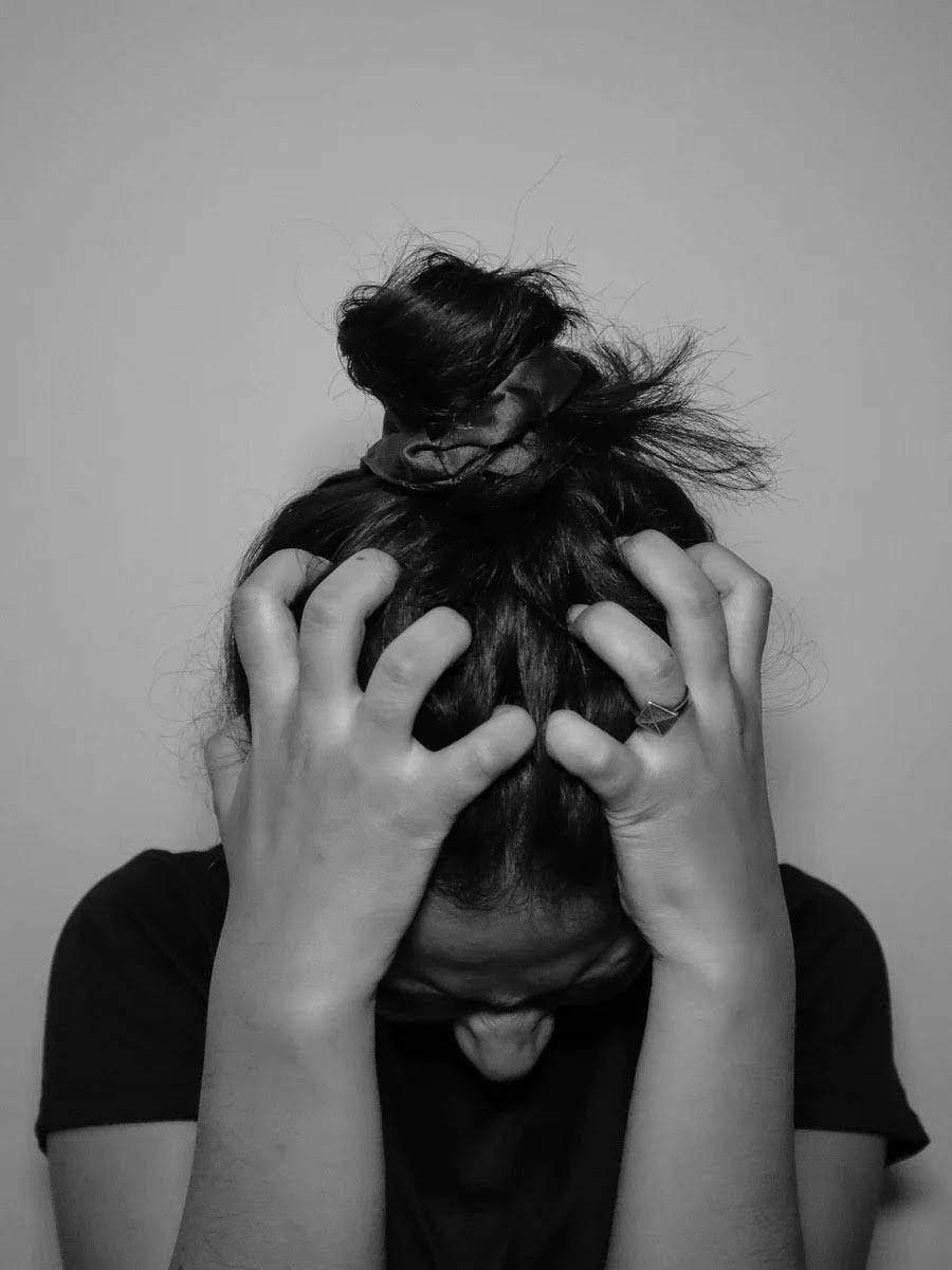ilustrasi ibu depresi (unsplash.com/Simran Sood)