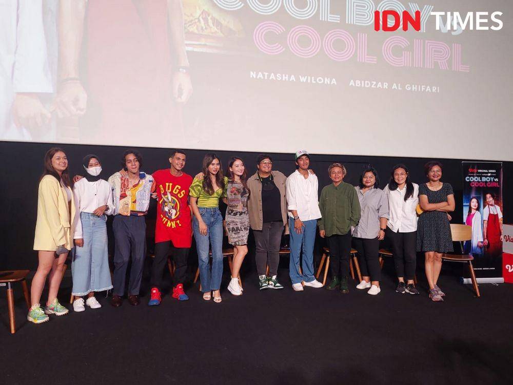 Natasha Wilona dan Abidzar Al Ghifari di preskon series Cool Boy Vs Cool Girl pada Senin (25/4/2022) (IDN Times/Erfah Nanda)