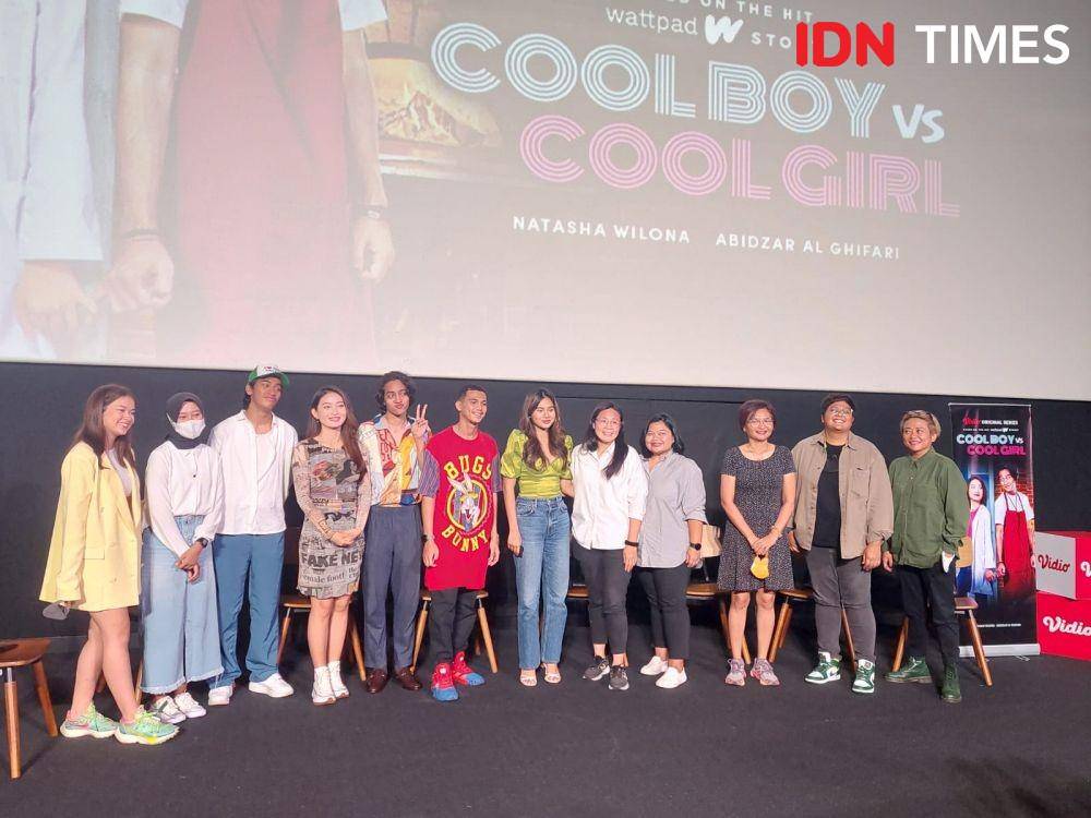 Natasha Wilona dan Abidzar Al Ghifari di preskon series Cool Boy Vs Cool Girl pada Senin (25/4/2022) (IDN Times/Erfah Nanda)