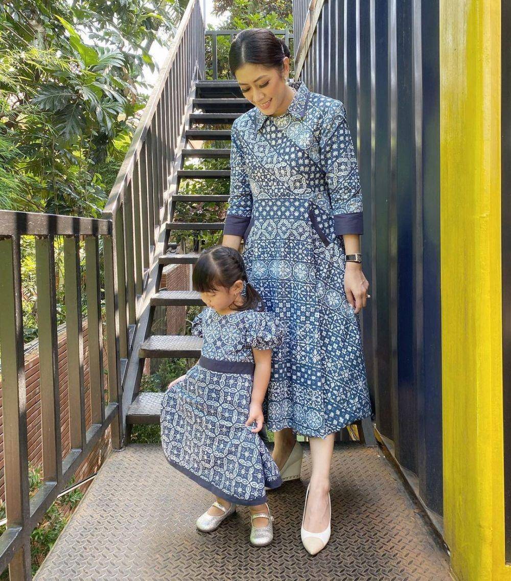 Aliya Rajasa (instagram.com/ruby_26)