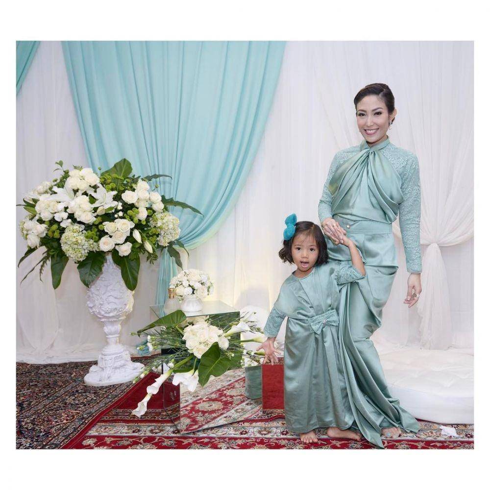 Ayu Dewi (@skyboxphoto via instagram.com/mrsayudewi)