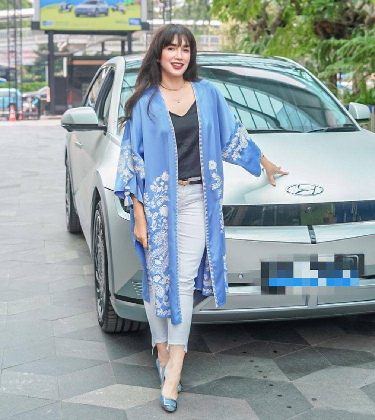Ussy Sulistiawaty (instagram.com/ussypratama)