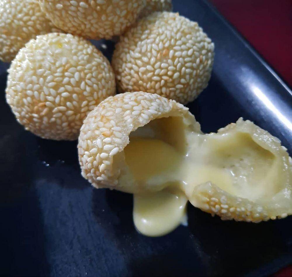 Onde-onde (instagram.com/ondeding_singosari)