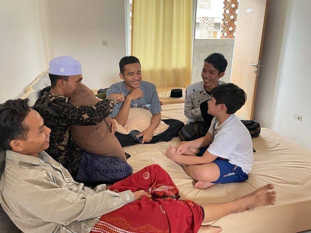 hari pertama Rafathar masuk pesantren (instagram.com/raffinagita1717)