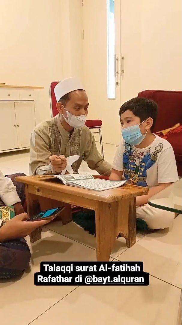 hari pertama Rafathar masuk pesantren (instagram.com/bayt.alquran)