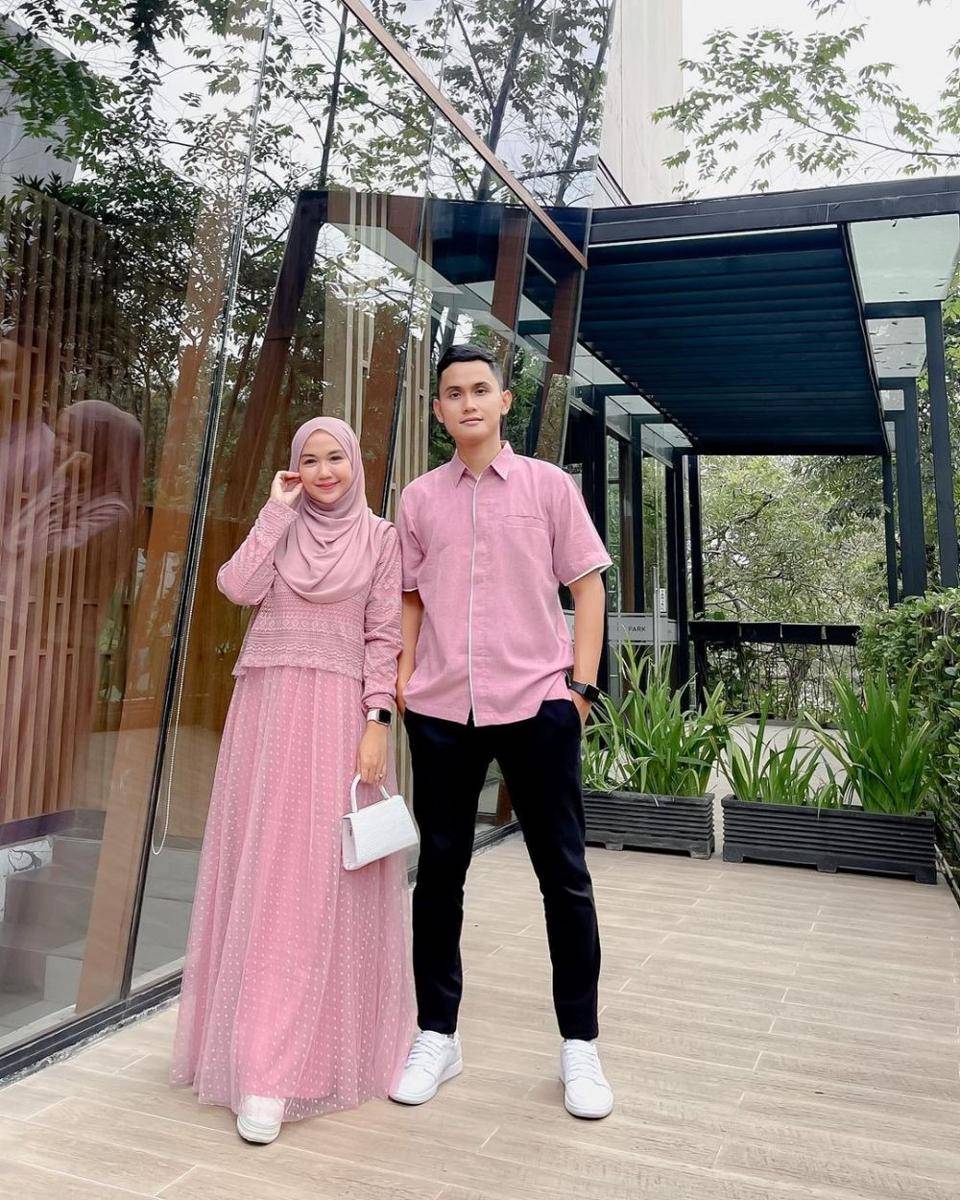 Baju Lebaran Couple (instagram.com/aestetika_)