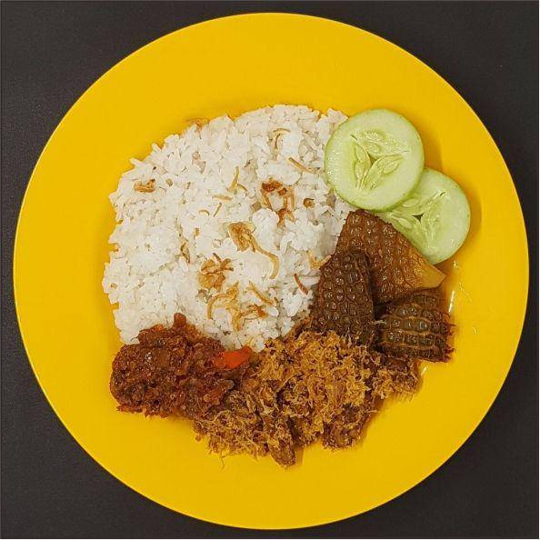 Tampilan nasi babat khas Dapur Mak Kot (facebook.com/dapurmakkot)
