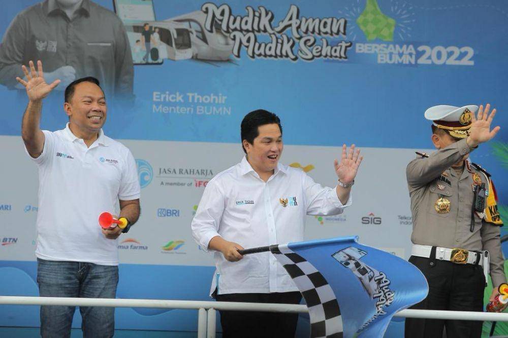 Menteri BUMN Erick Thohir melepas pemudik secara seremoni di Gelora Bung Karno (GBK), Rabu (27/4). (Dok. BUMN)