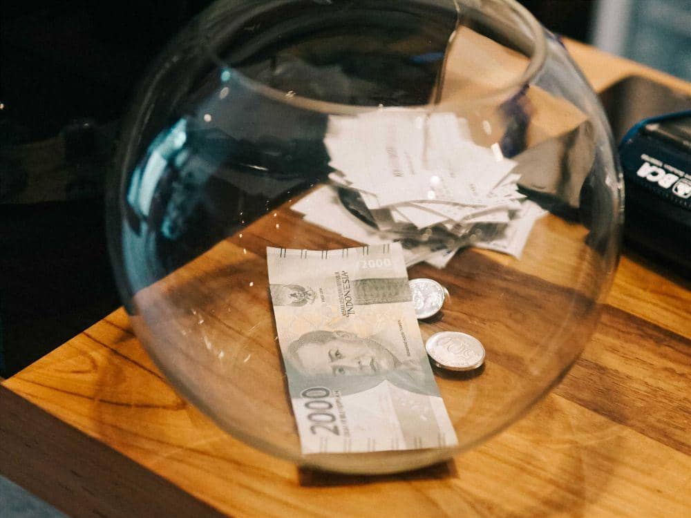 ilustrasi menabung uang (unsplash.com/AvivRachmadian)