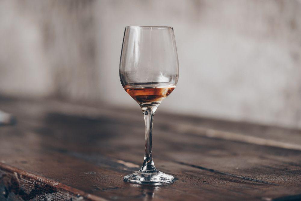 5 Jenis Minuman Ini Bisa Disajikan di Dalam Gelas Wine saat Lebaran