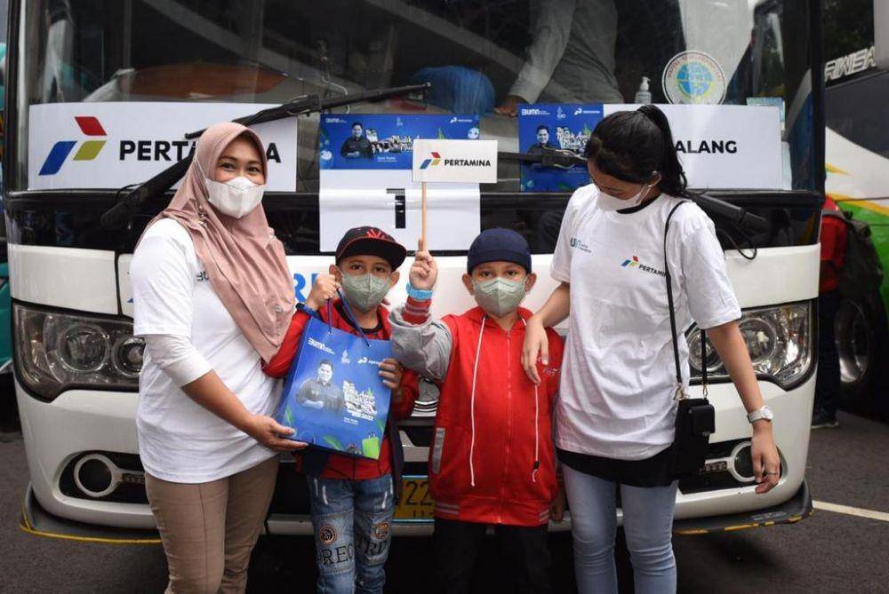 Pelepasan rombongan mudik di Stadion Gelora Bung Karno (GBK) Senayan, Jakarta, Rabu (27/4/2022). (Dok. Pertamina)