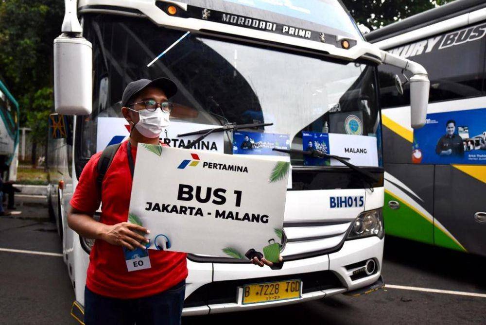 Pelepasan rombongan mudik di Stadion Gelora Bung Karno (GBK) Senayan, Jakarta, Rabu (27/4/2022). (Dok. Pertamina)