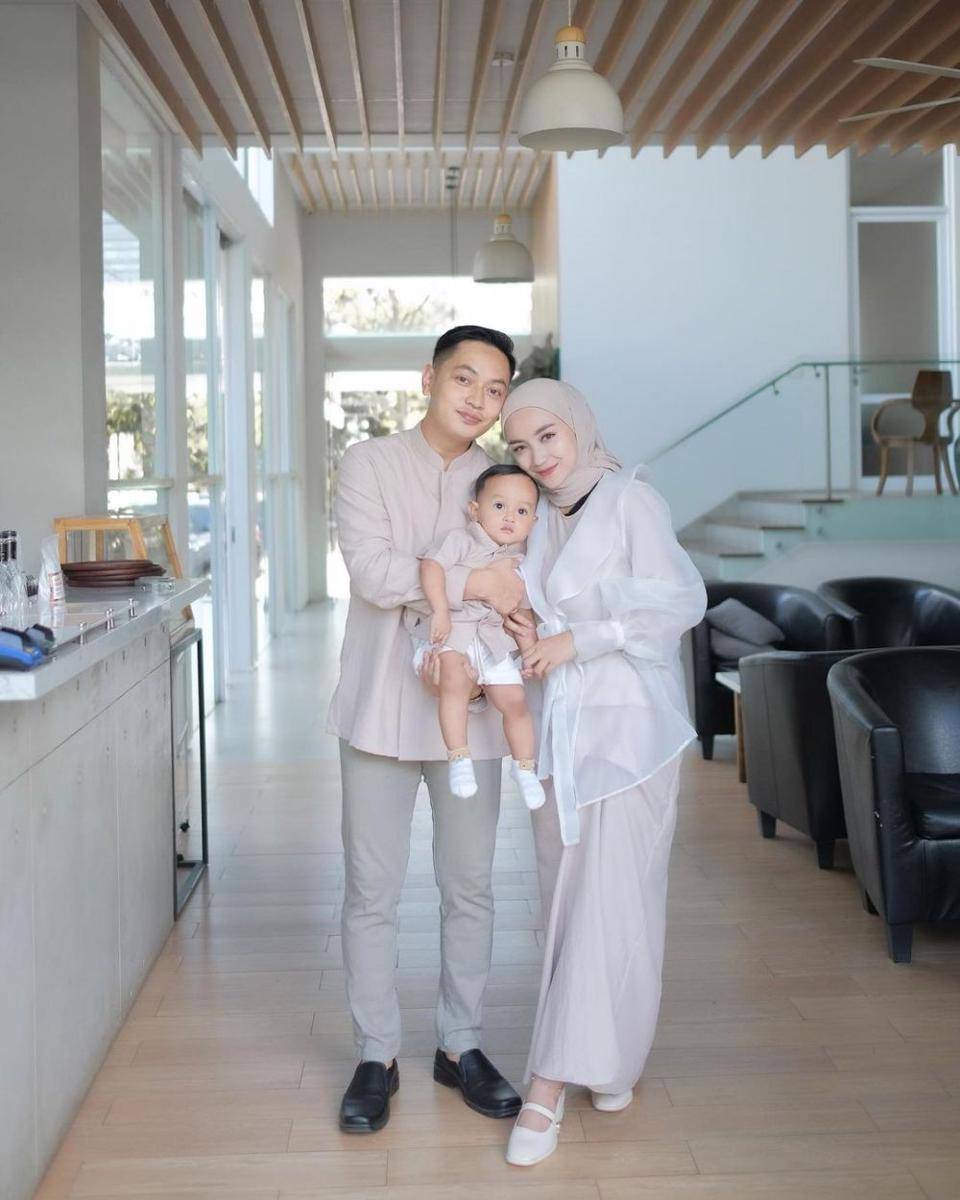 Baju Lebaran Couple (instagram.com/nurulhikmahfebriany)