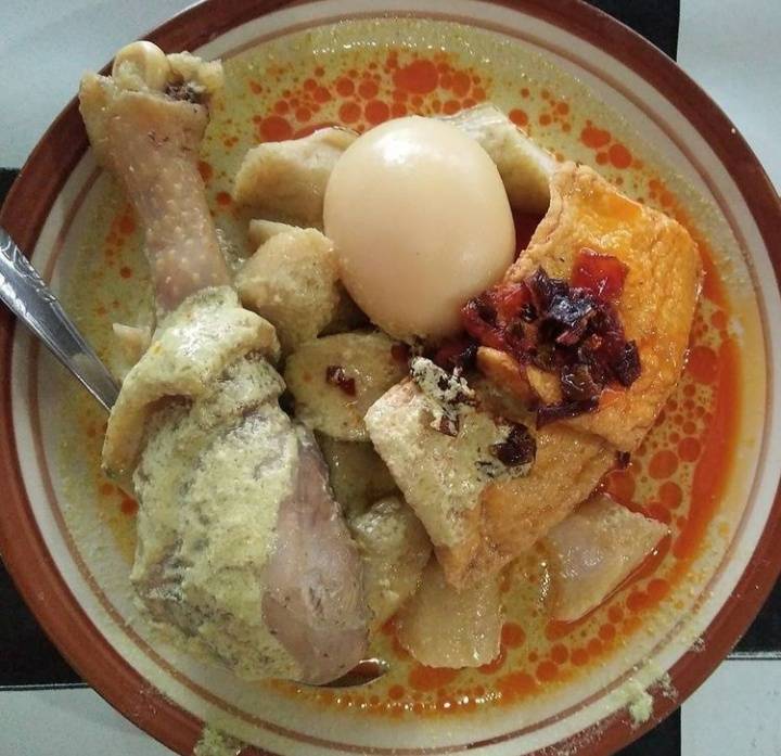 lontong lemprak khas Batang (instagram.com/gez_0909)
