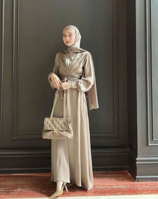 potret outfit lebaran nuansa earth tone (instagram.com/@asariastri)