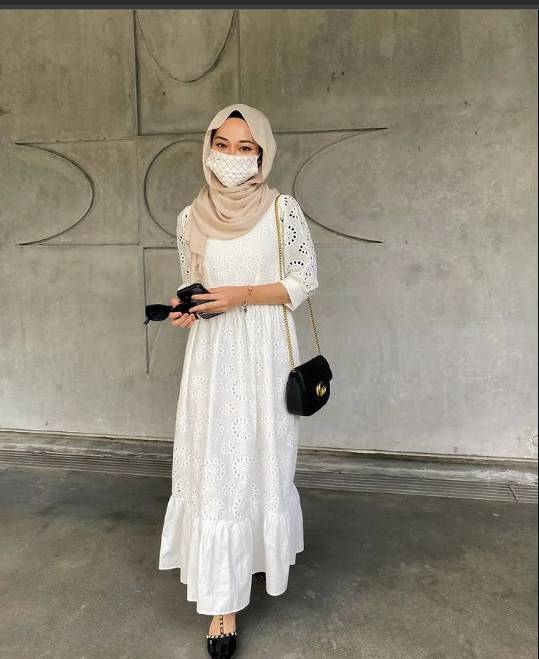 potret outfit lebaran nuansa earth tone (instagram.com/faizzahsalimm)