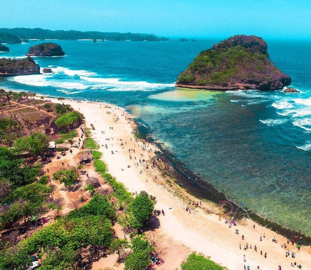 10 Potret Eksotis Pantai Goa Cina, Pesonanya Bikin Takjub!