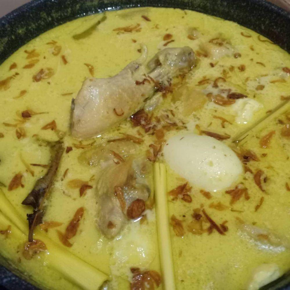 Saran penyajian opor ayam (instagram.com/li24nmor23)