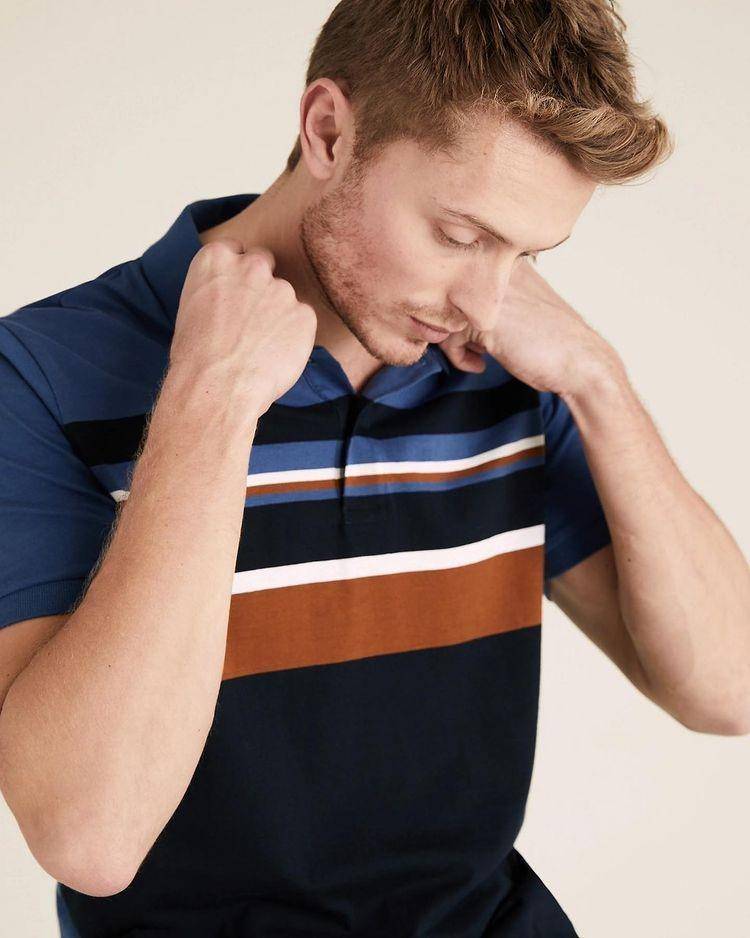 Kaus polo merek Mark&Spencer (www.instagram.com/marksandspencer_id)
