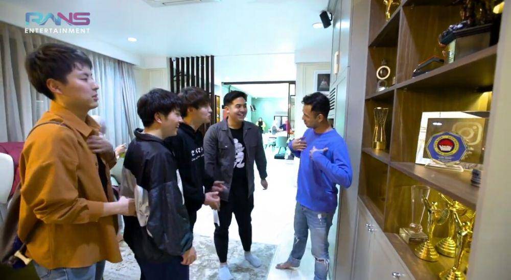 potret Waseda Boys berkunjung ke rumah Raffi Ahmad (youtube.com/Rans Entertainment)