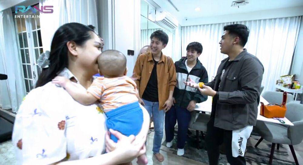 potret Waseda Boys berkunjung ke rumah Raffi Ahmad (youtube.com/Rans Entertainment)