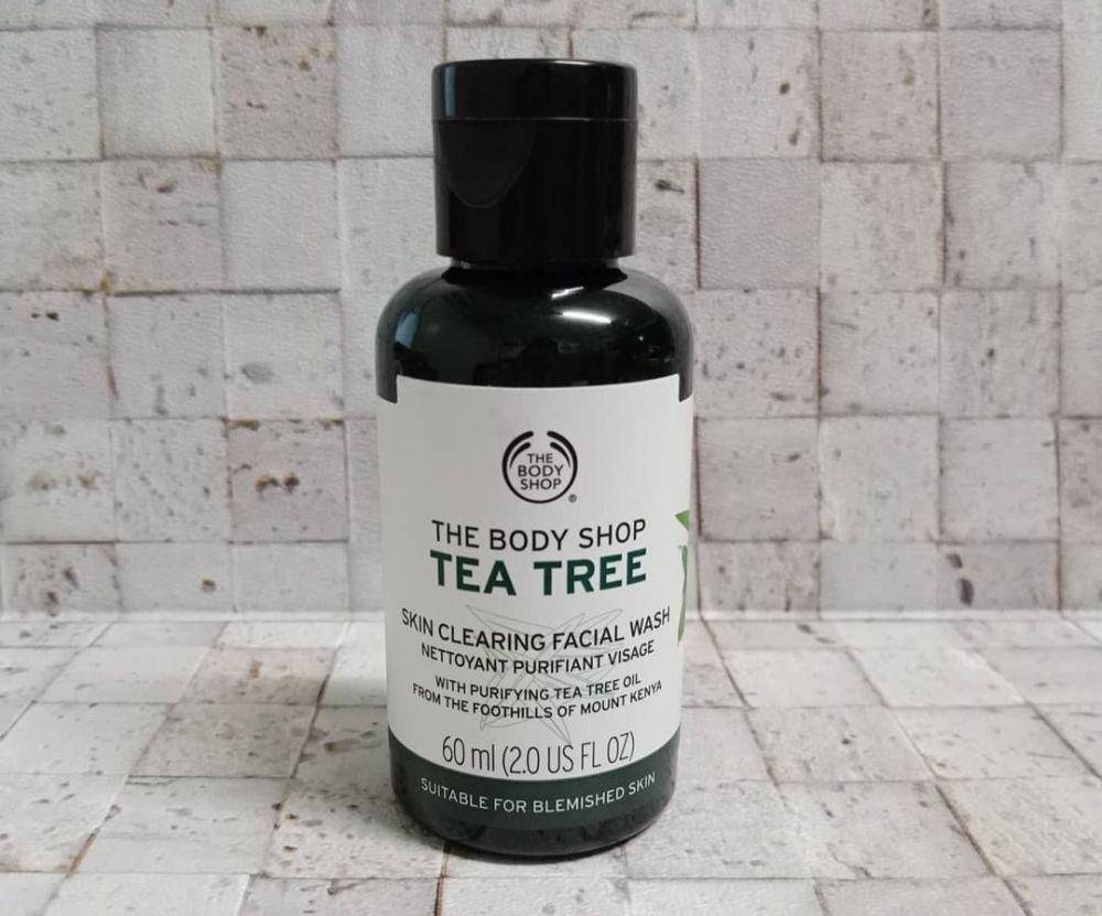The Body Shop Tea Tree Skin Clearing Facial Wash (instagram.com/bunnyforbeauty)