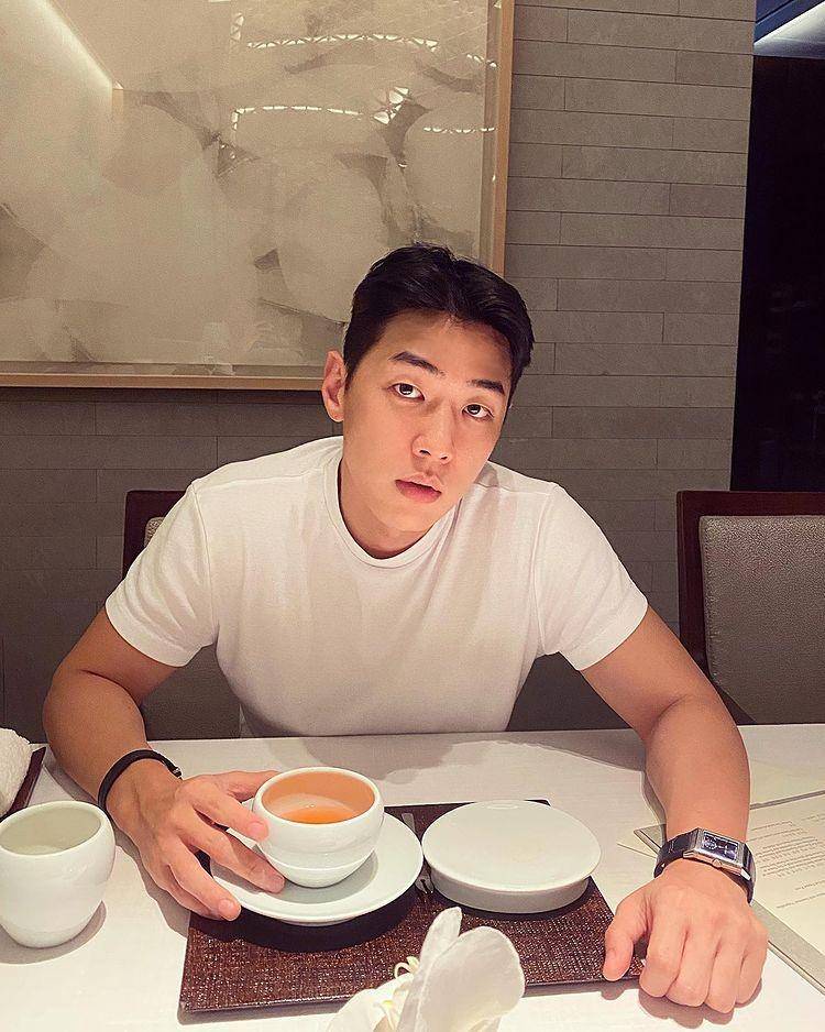 Penyanyi GRAY (Instagram.com/callmegray)