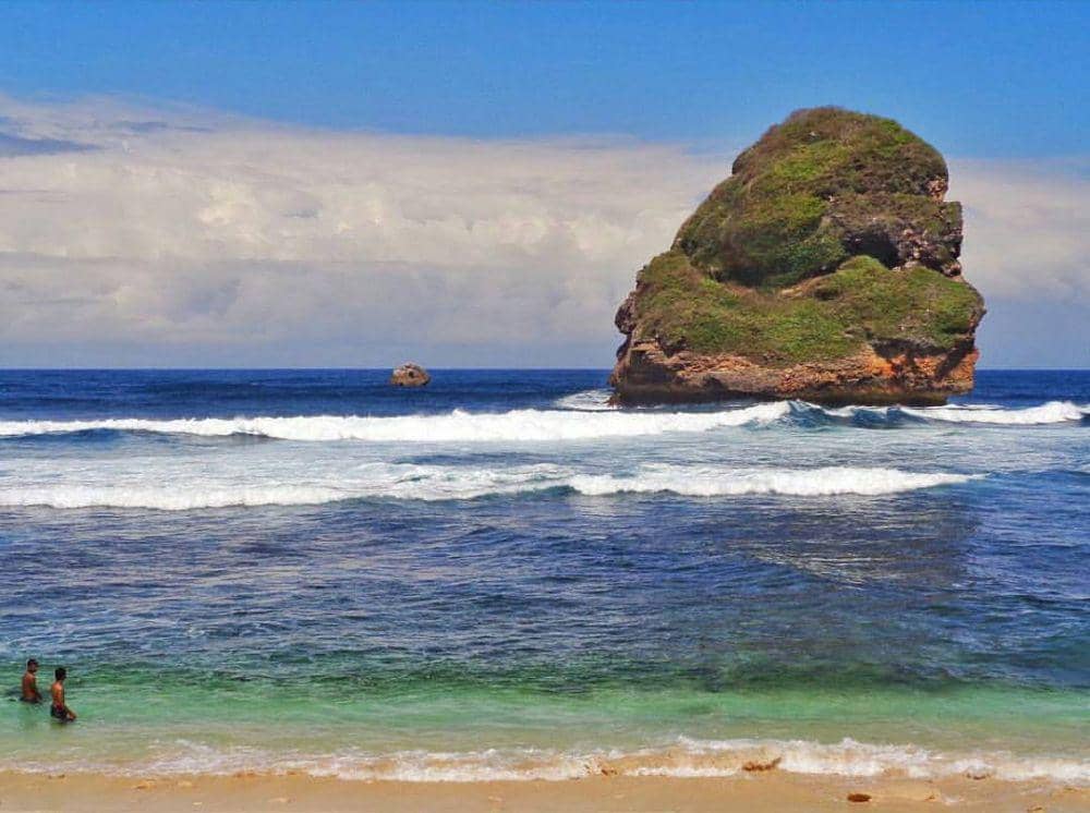Pantai goa cina (instagram.com/Malangchannel)