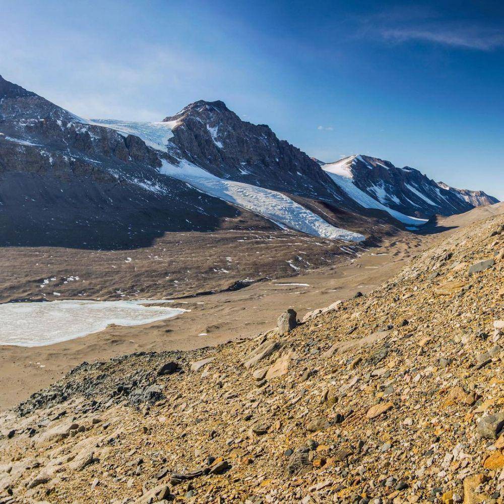 McMurdo Dry Valleys, Antartica (instagram.com/polar_andy_cz)
