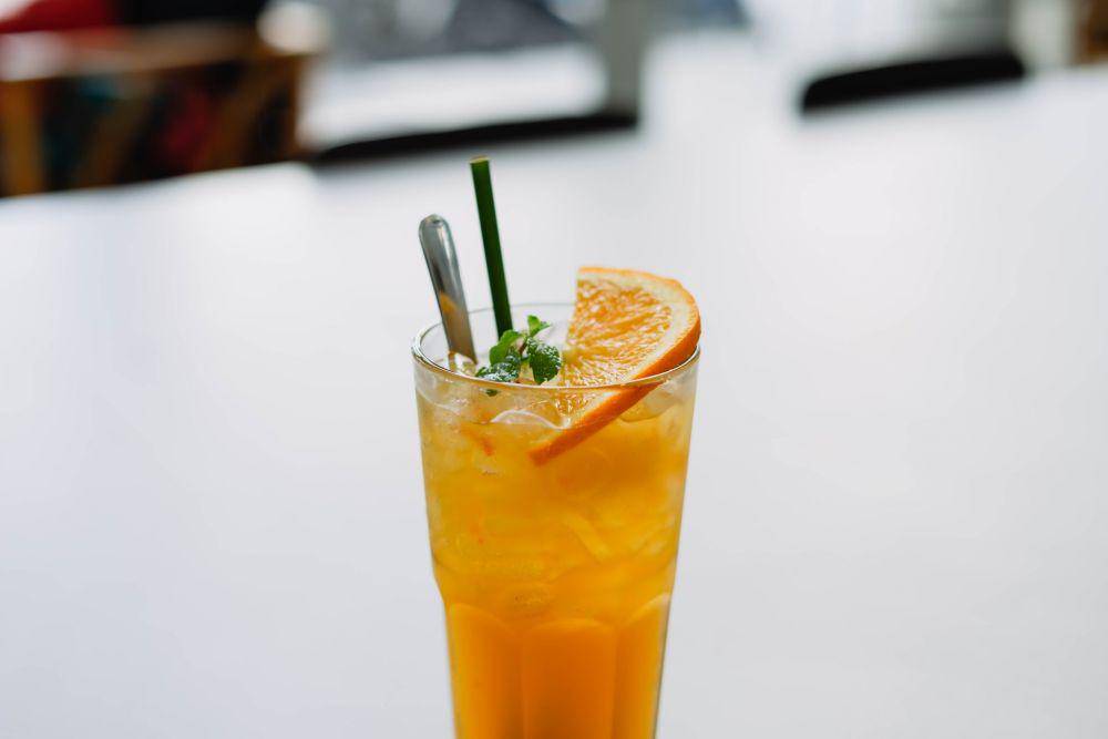 ilustrasi yakult jeruk sprite (unsplash.com/Chinh Le Duc)