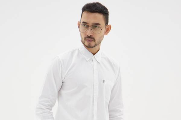 Belamy sebagai merek kemeja putih polos (tokopedia.com)