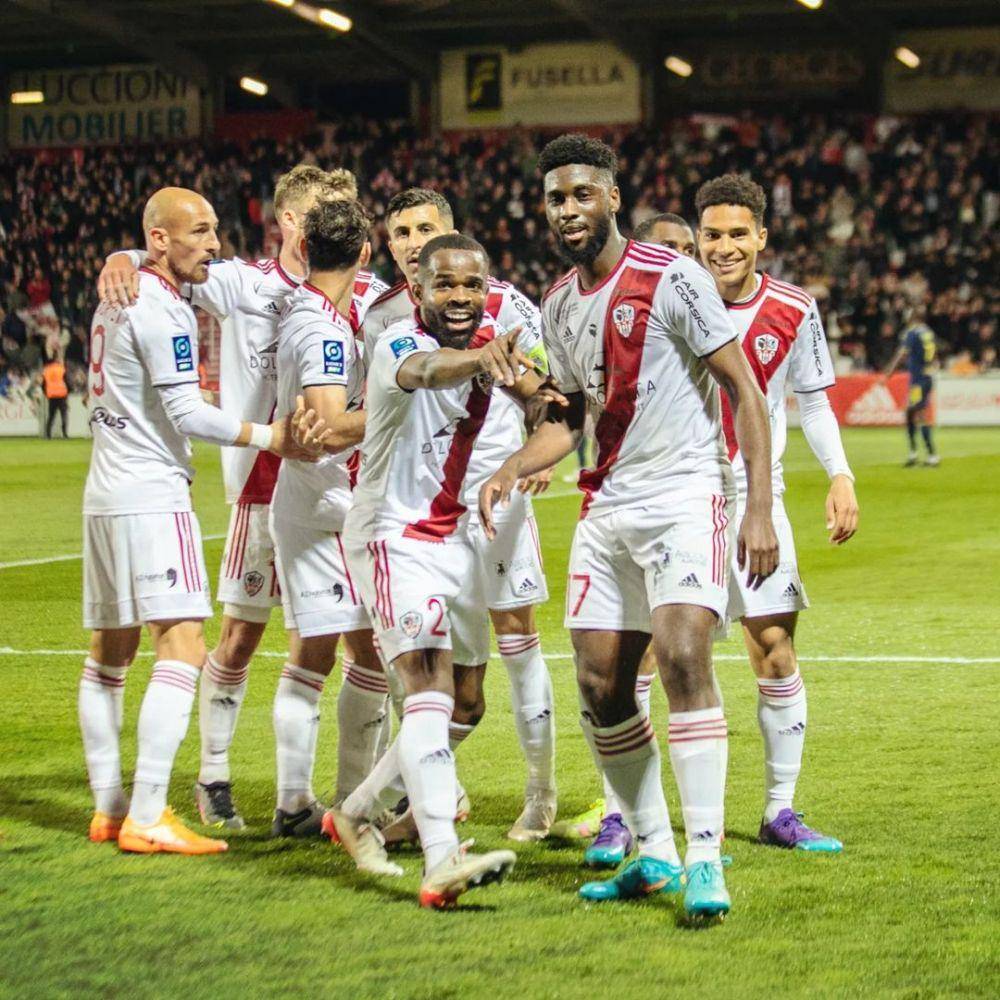 Pemain AC Ajaccio ketika merayakan gol. (instagram.com/acajaccio)