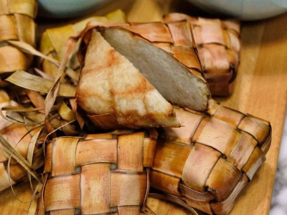 Ketupat (instagram.com/dapoersimontok)