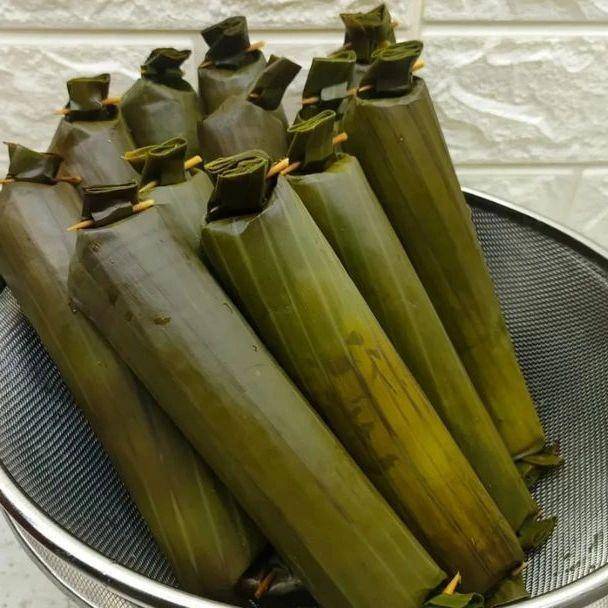 Lontong (instagram.com/anekaresep_kue_)