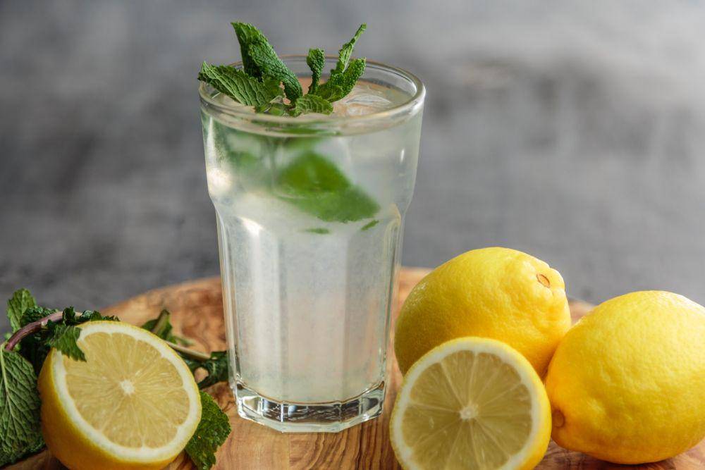 ilustrasi sprite lemonade (unsplash.com/Francesca Hotchin)