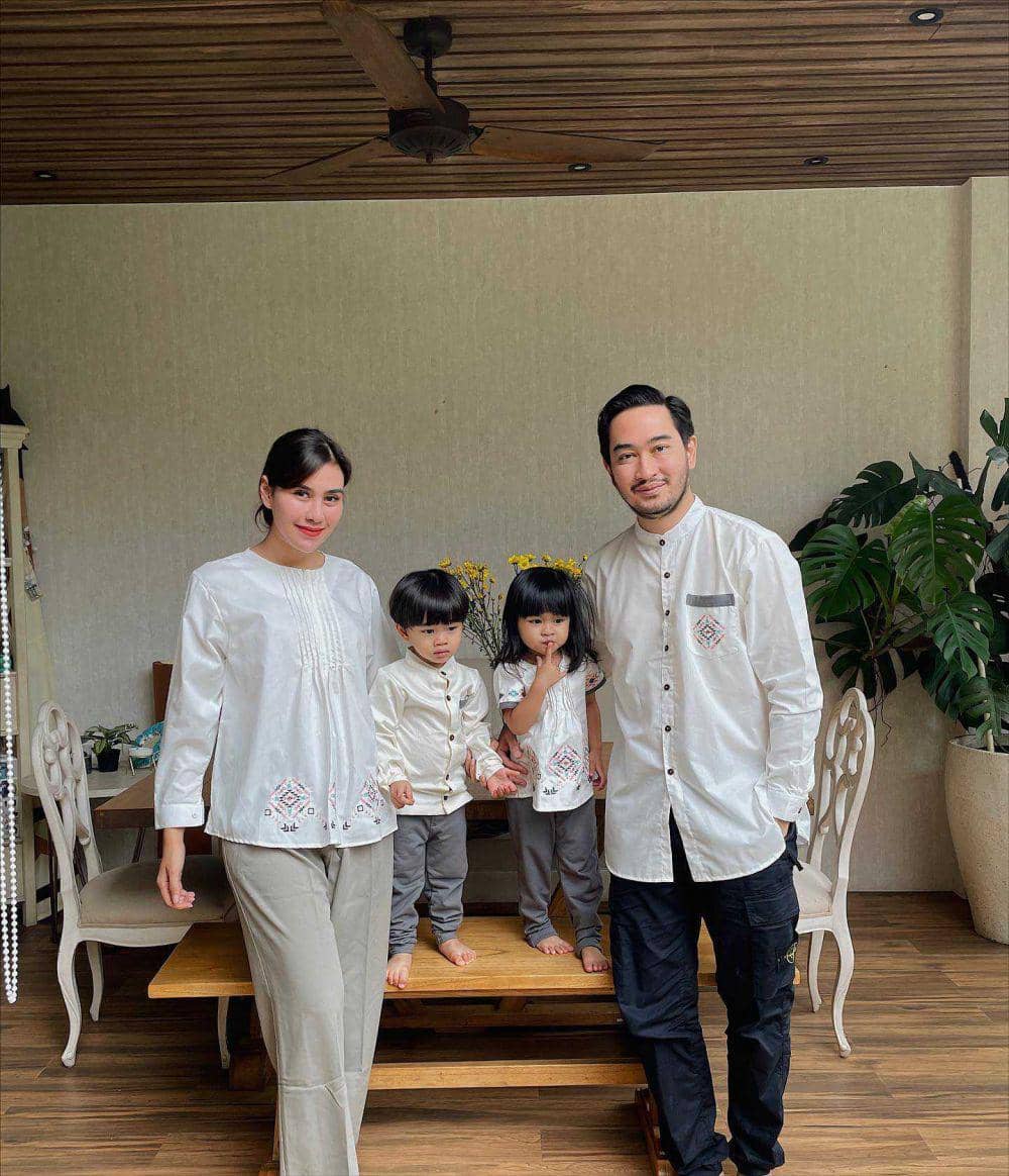 Syahnaz dan keluarga (instagram.com/syahnazs)