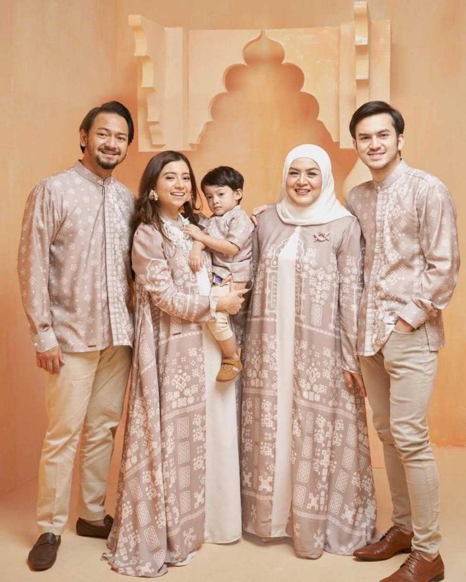 Rizky dan keluarga (instagram.com/ikasuryanugra)